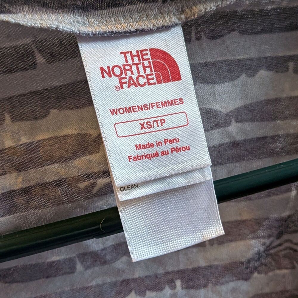 The North Face Scoop Neck Top Striped Rose Burnout T-shirt Athleisure Size XS - Picture 8 of 8